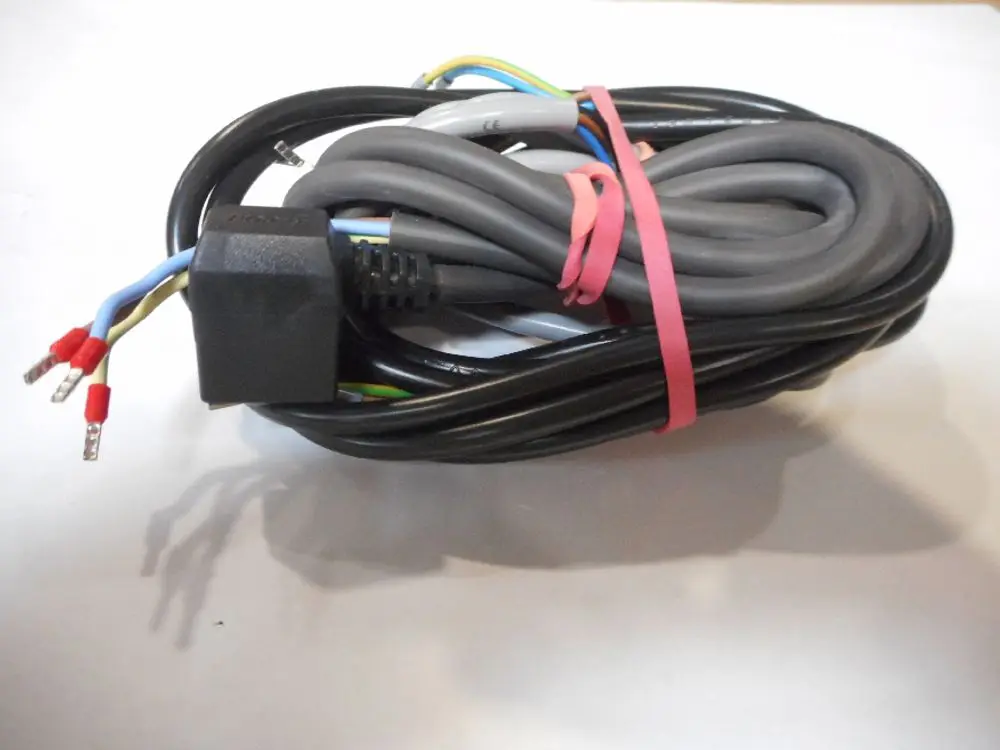 Kabelbündel mit Verbindungen, inklusive Stecker und mehreren Drähten, zur Nutzung mit Remeha Produkten für Netz, Ventil und Pumpenregelung.
